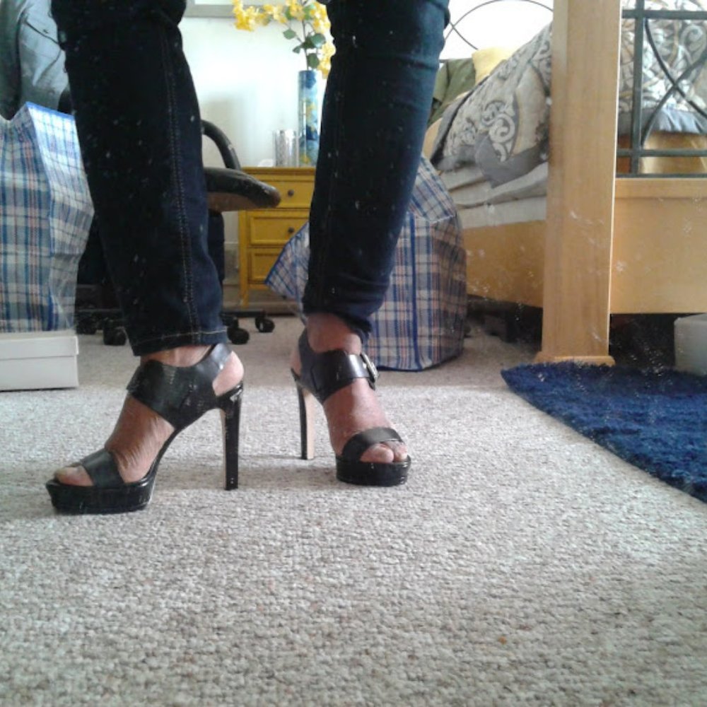 Blue Velvet Pumps - Picture 14 of 16